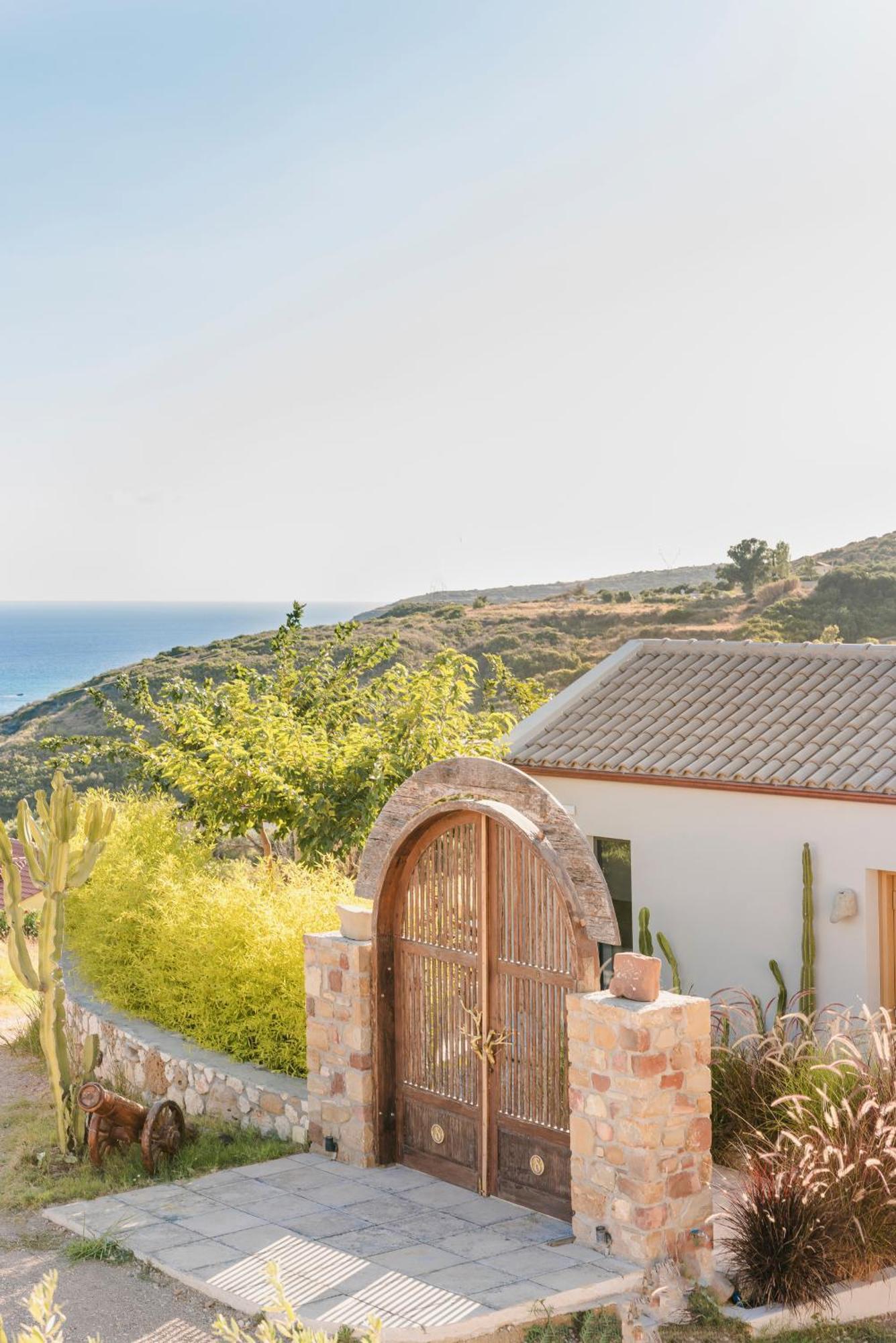 Spathes Suites Kefalonia - Luxury Suites Ratzaklíon Exteriör bild